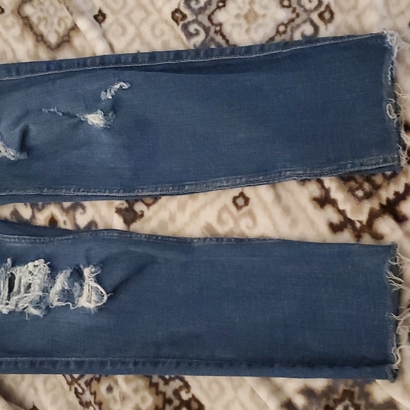 Old Navy High-Rise Skinny Jeans - Picture 3 of 4